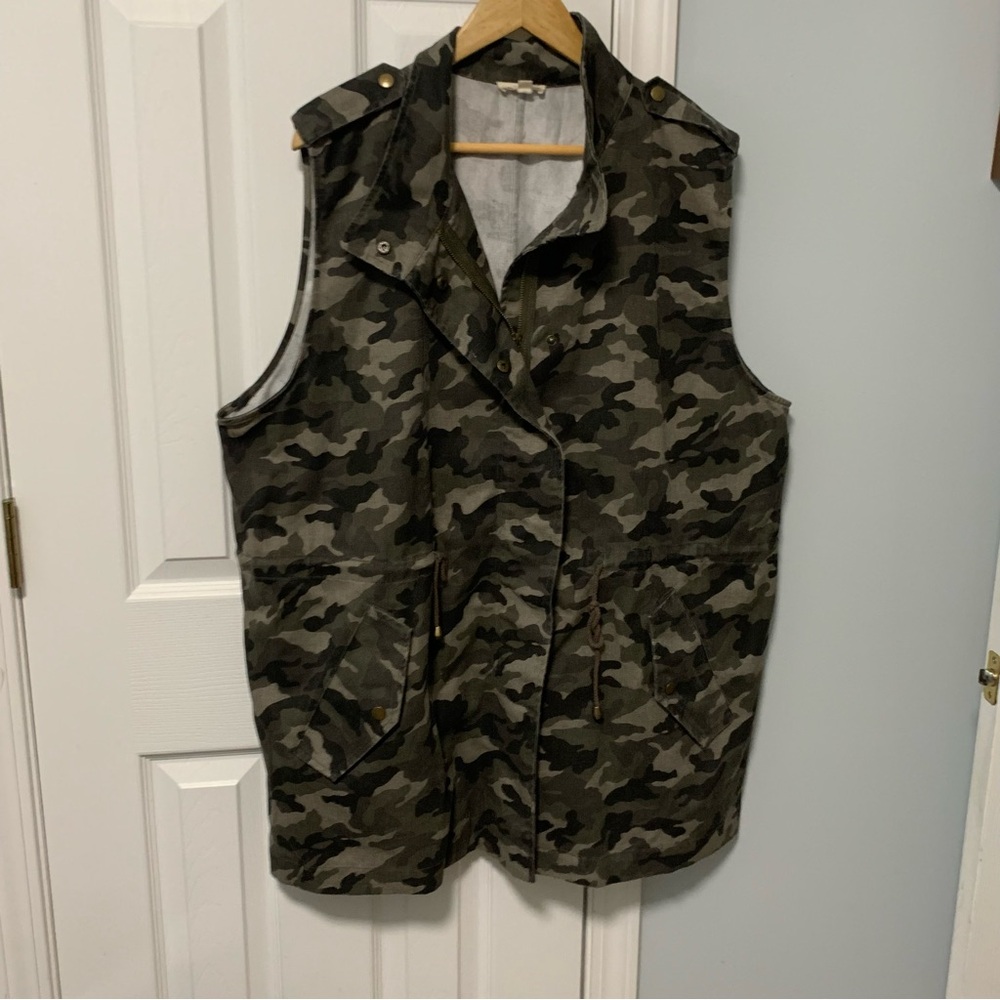 ODDY Urban Green and Tan Camo Patterned Vest 2x